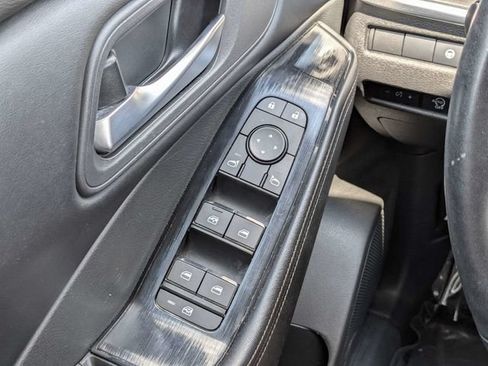 Used 2025 Nissan Rogue SV AWD/4WD image 22