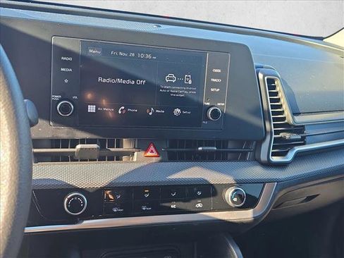 Used 2023 Kia Sportage LX image 11