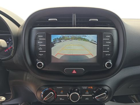 Used 2021 Kia Soul LX FWD image 19