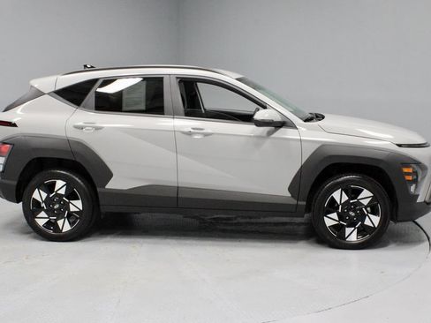 Used 2024 Hyundai Kona SEL AWD/4WD image 5