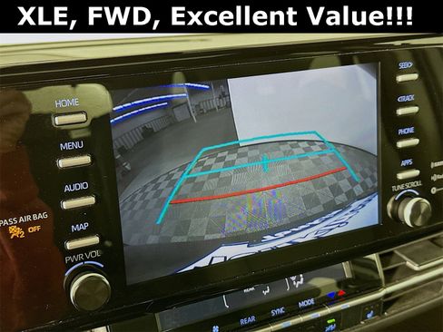 Used 2023 Toyota Sienna XLE image 14