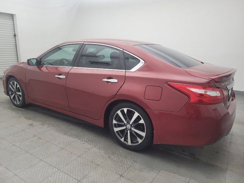 Used 2016 Nissan Altima 2.5 SR w/ Interior Lighting Package image 3