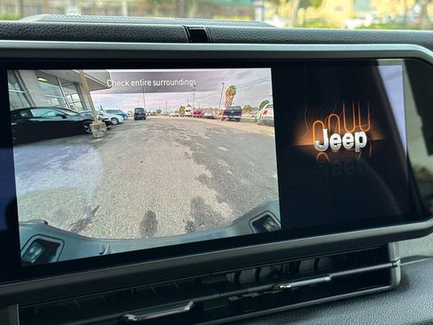 New 2026 Jeep Gladiator Sport AWD/4WD image 18