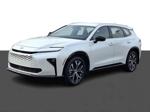 Used 2025 Toyota Crown Signia image 3