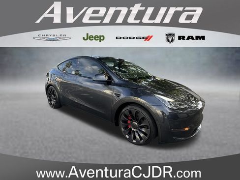 Used 2024 Tesla Model Y Performance AWD/4WD image 1