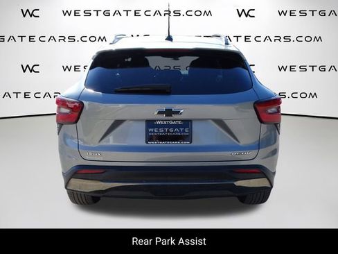 Used 2024 Chevrolet Trax ACTIV w/ Sunroof Package image 8