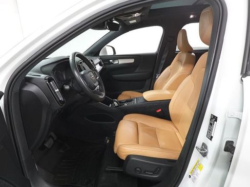 Used 2019 Volvo XC40 T5 Momentum AWD/4WD image 25