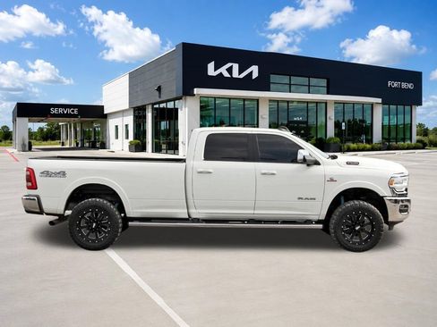 Used 2019 RAM 2500 Laramie AWD/4WD image 4