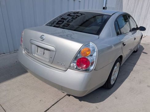 Used 2002 Nissan Altima 2.5 S FWD image 16