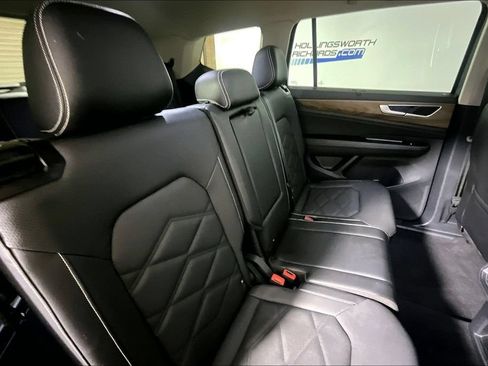 Used 2025 Volkswagen Atlas SE FWD image 22