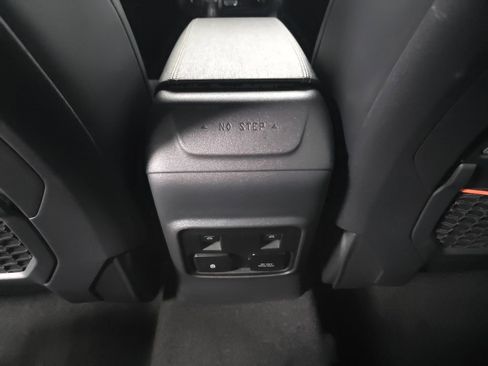 Used 2024 Ford Bronco Raptor AWD/4WD image 23
