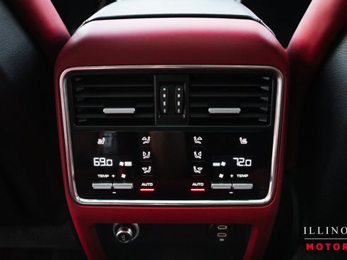 Used 2022 Porsche Cayenne Platinum Edition AWD/4WD image 33