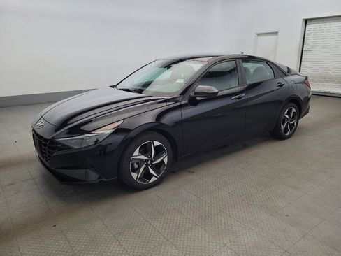 Used 2023 Hyundai Elantra SEL w/ Convenience Package image 2
