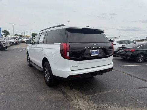 Used 2025 Ford Expedition Active RWD image 8