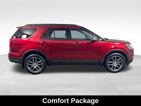 Used 2019 Ford Explorer XLT w/ Equipment Group 202A AWD/4WD image 9