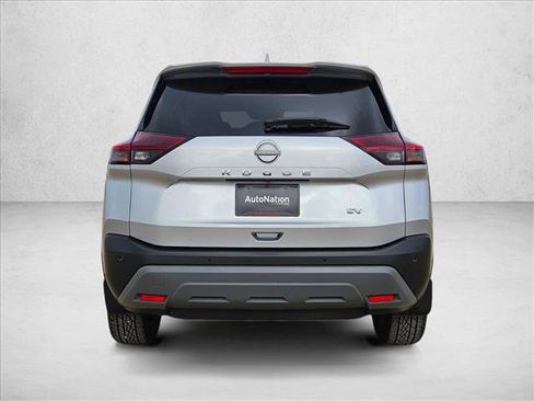 Used 2023 Nissan Rogue SV image 6