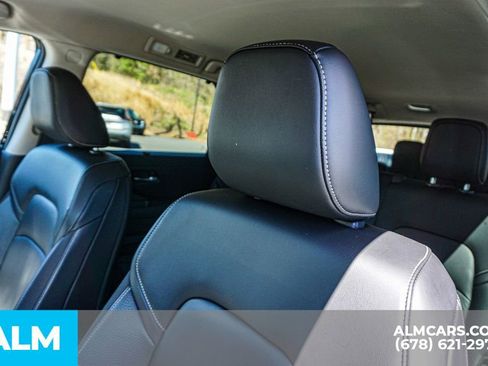 Used 2025 Nissan Pathfinder SL image 17