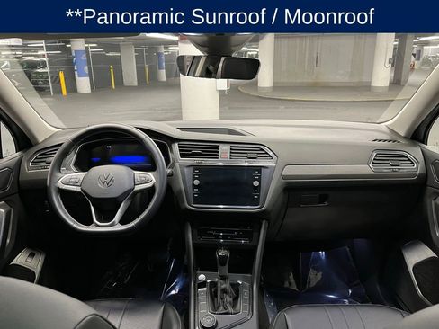 Used 2024 Volkswagen Tiguan SE w/ Panoramic Sunroof Package image 7