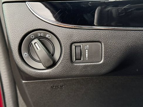 Used 2017 Dodge Grand Caravan SE FWD image 18