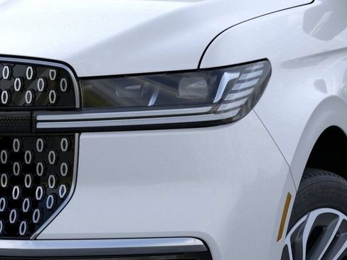 New 2026 Lincoln Navigator L Reserve AWD/4WD image 18