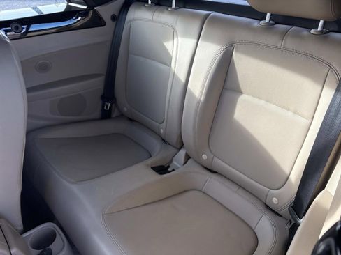 Used 2014 Volkswagen Beetle 1.8T image 16