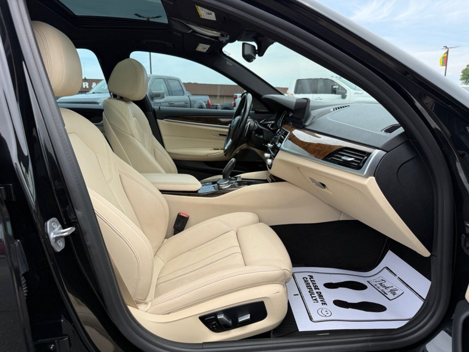 Used 2019 BMW 530e xDrive w/ Convenience Package AWD/4WD image 25