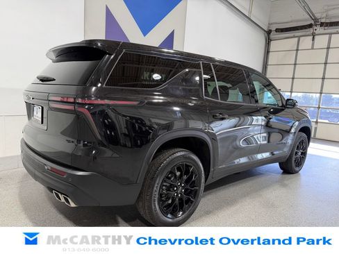 Used 2024 Chevrolet Traverse LS w/ Midnight/Sport Edition FWD image 5