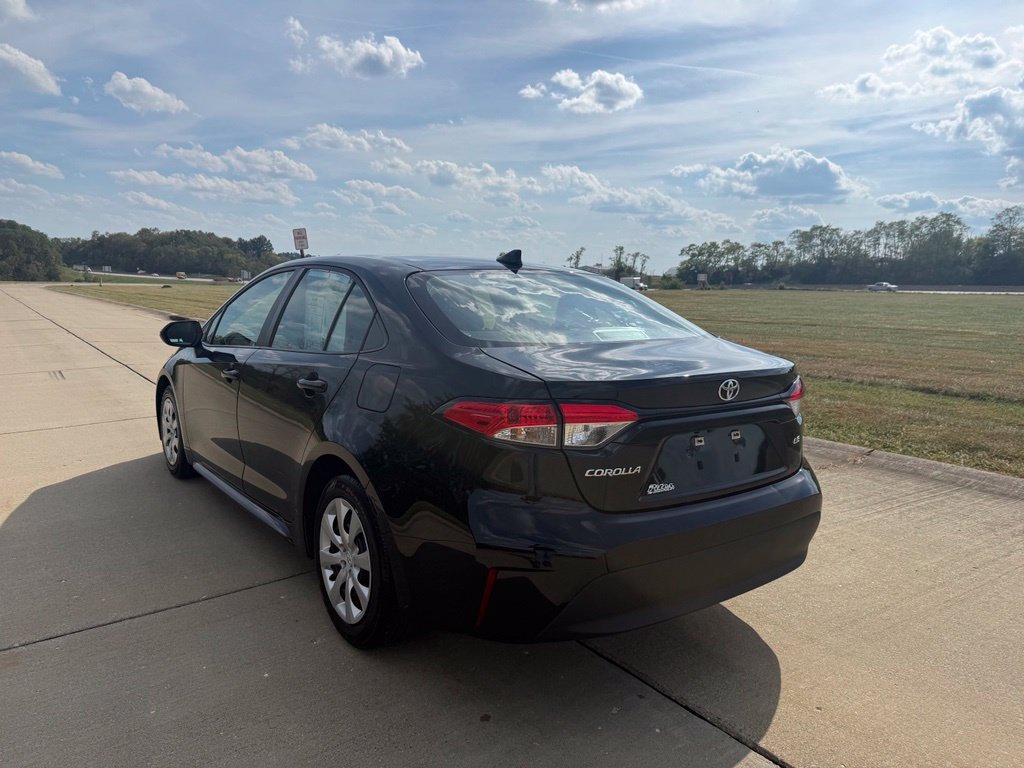 Used 2024 Toyota Corolla LE FWD image 5
