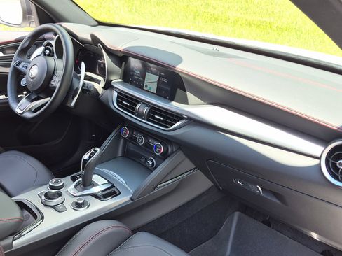 Used 2025 Alfa Romeo Stelvio Tributo Italiano w/ Driving Assist Package AWD/4WD image 21