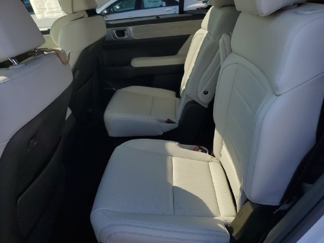 Used 2025 Hyundai Santa Fe Calligraphy FWD image 12