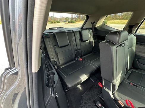 Used 2023 Volkswagen Atlas SE image 18
