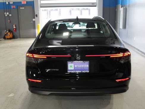 Used 2025 Honda Accord SE image 39