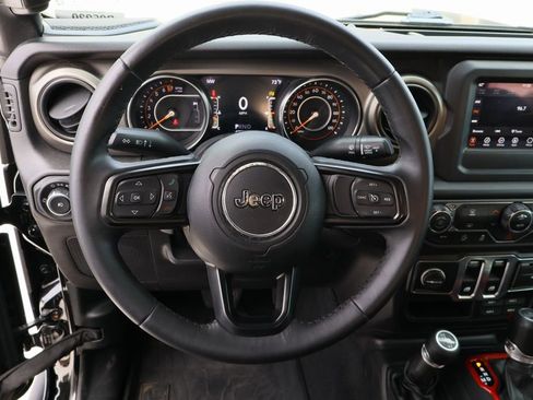Used 2019 Jeep Wrangler Sport image 12