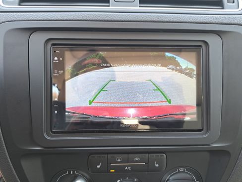 Used 2018 Volkswagen Jetta SE FWD image 22