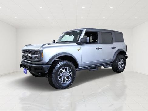 Certified 2023 Ford Bronco Badlands AWD/4WD image 2