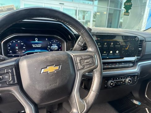 Used 2023 Chevrolet Silverado 1500 LT RWD image 8