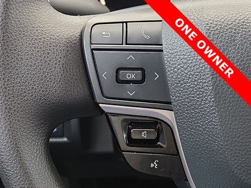 Used 2025 Toyota Camry LE image 20