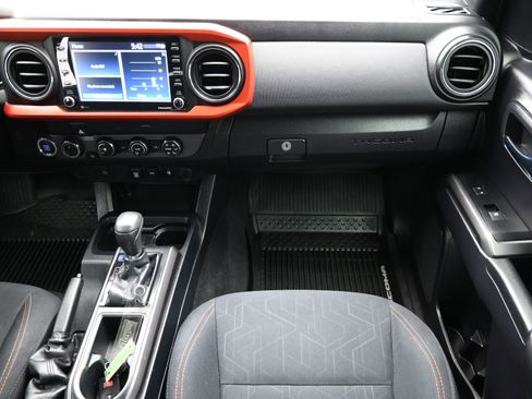 Used 2020 Toyota Tacoma TRD Off-Road image 38
