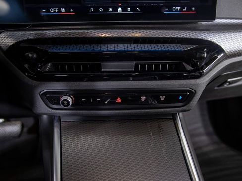 Used 2025 BMW i4 eDrive40 w/ Premium Package image 31