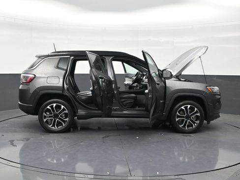 Used 2023 Jeep Compass Limited AWD/4WD image 29