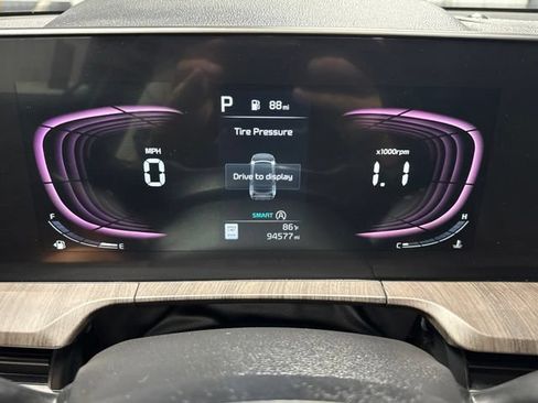 Used 2023 Kia Telluride EX w/ EX Captain's Chair Package AWD/4WD image 13