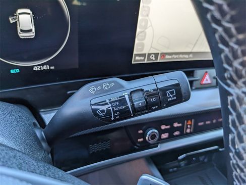 Certified 2025 Kia Sportage SX Prestige image 35