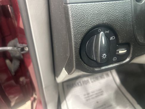 Used 2006 Ford Focus ZX4 image 13