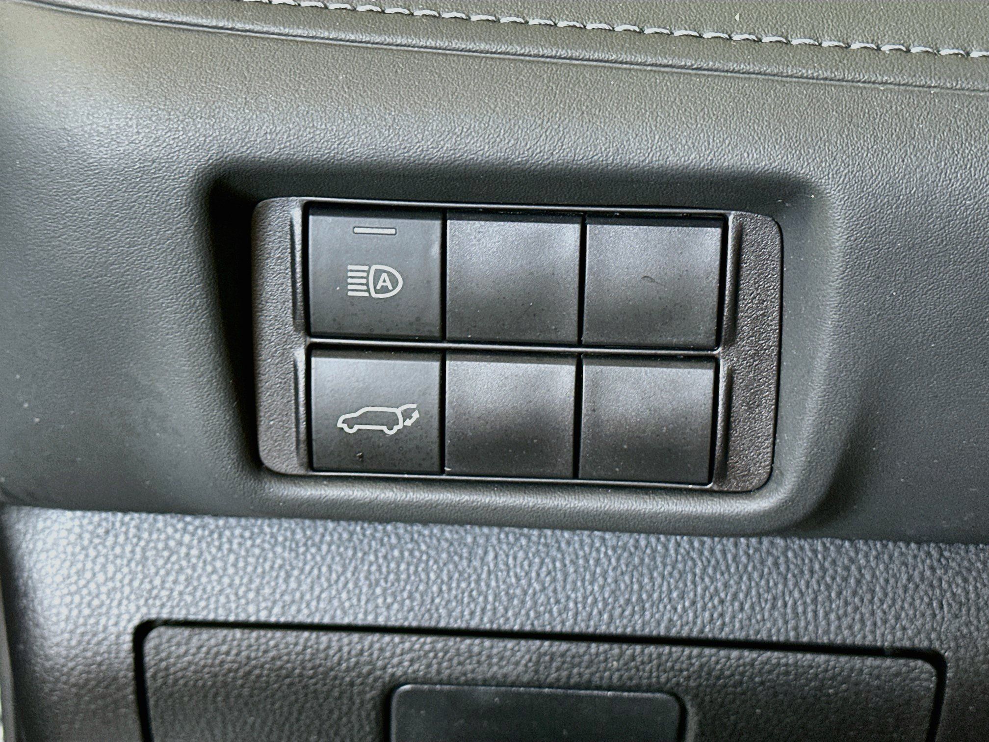 Used 2023 Toyota Highlander XLE AWD/4WD image 17