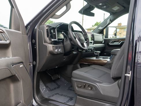 Used 2023 GMC Sierra 1500 Elevation w/ Preferred Package AWD/4WD image 13