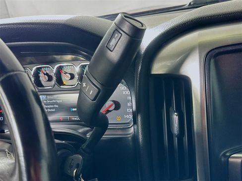 Used 2018 Chevrolet Silverado 1500 LT w/ All Star Edition image 28