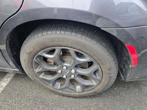 Used 2021 Chrysler 300 Touring L image 5