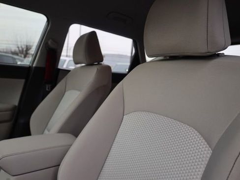 Used 2025 Kia Soul LX image 19