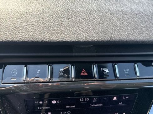 Used 2023 Jeep Grand Cherokee Laredo w/ Luxury Tech Group I AWD/4WD image 48