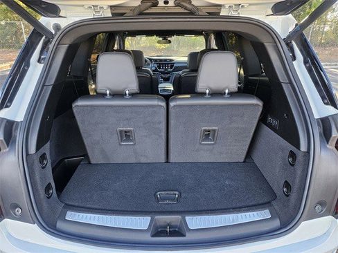 Certified 2025 Cadillac XT6 Premium Luxury image 17